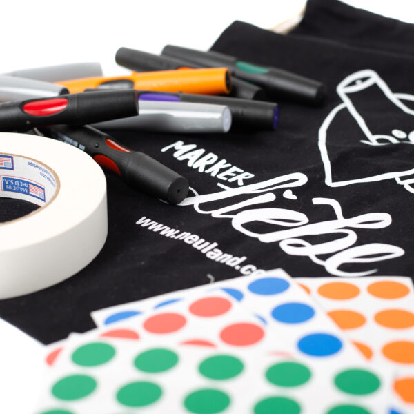Product image of Meeting leaders midi kit, including outliner and marker pens, artist tape and voting dots - sold by Inky Thinking UK as official Neuland reseller